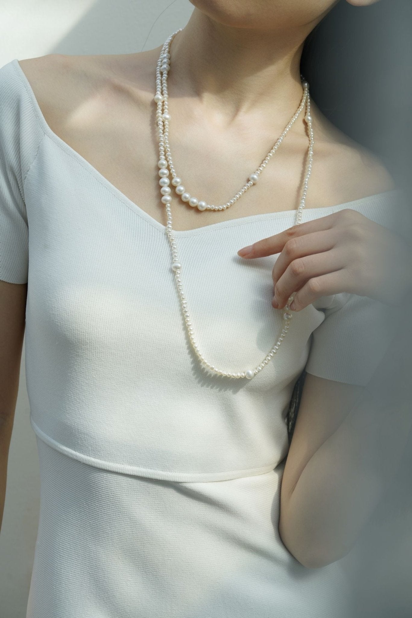 Embellished Series Long Elegant Necklace with Mixed Sizes of Pearls - CKDZ2021082