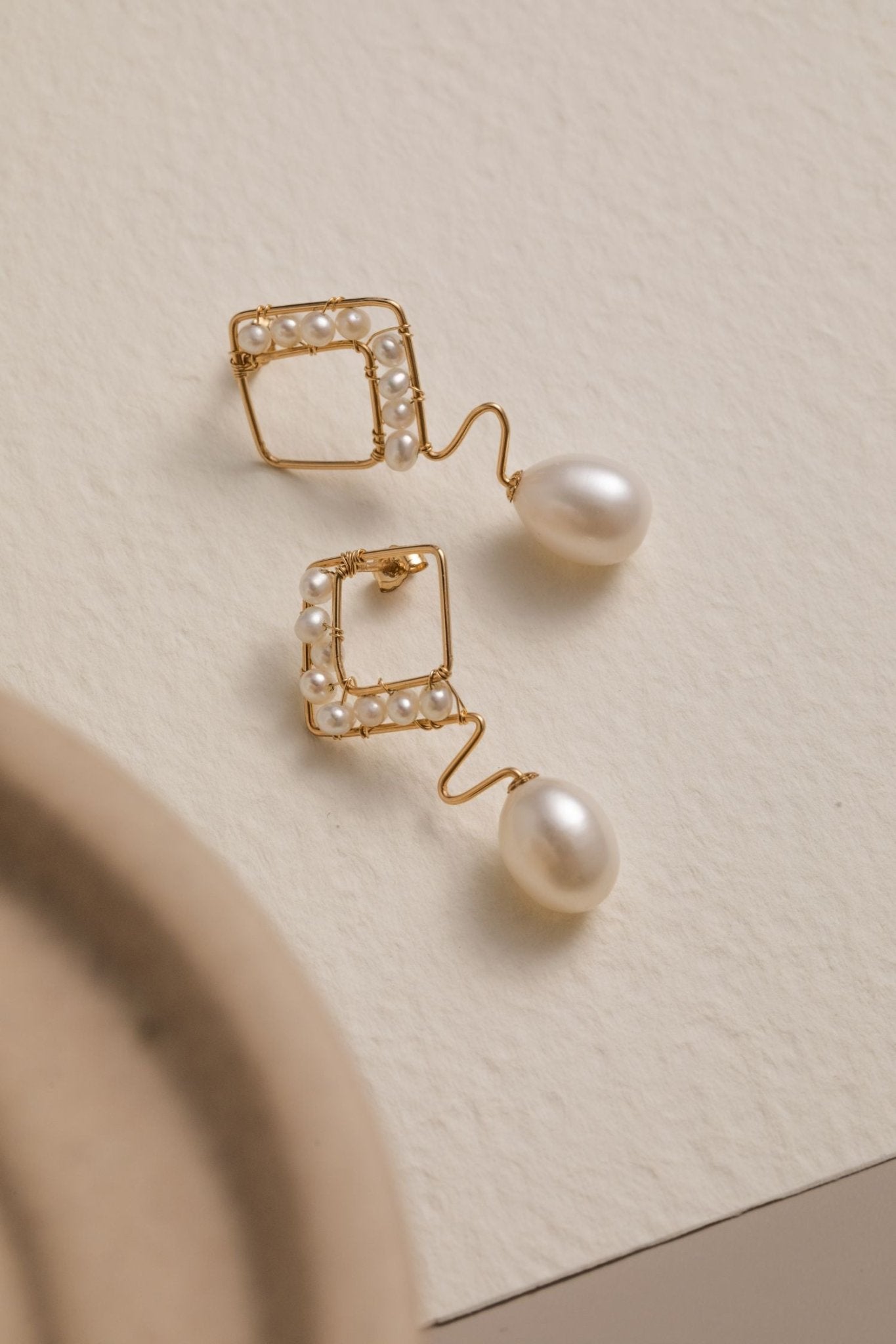 Geometric Series Wave Pearl Teardrop Earrings - CKJH2023011