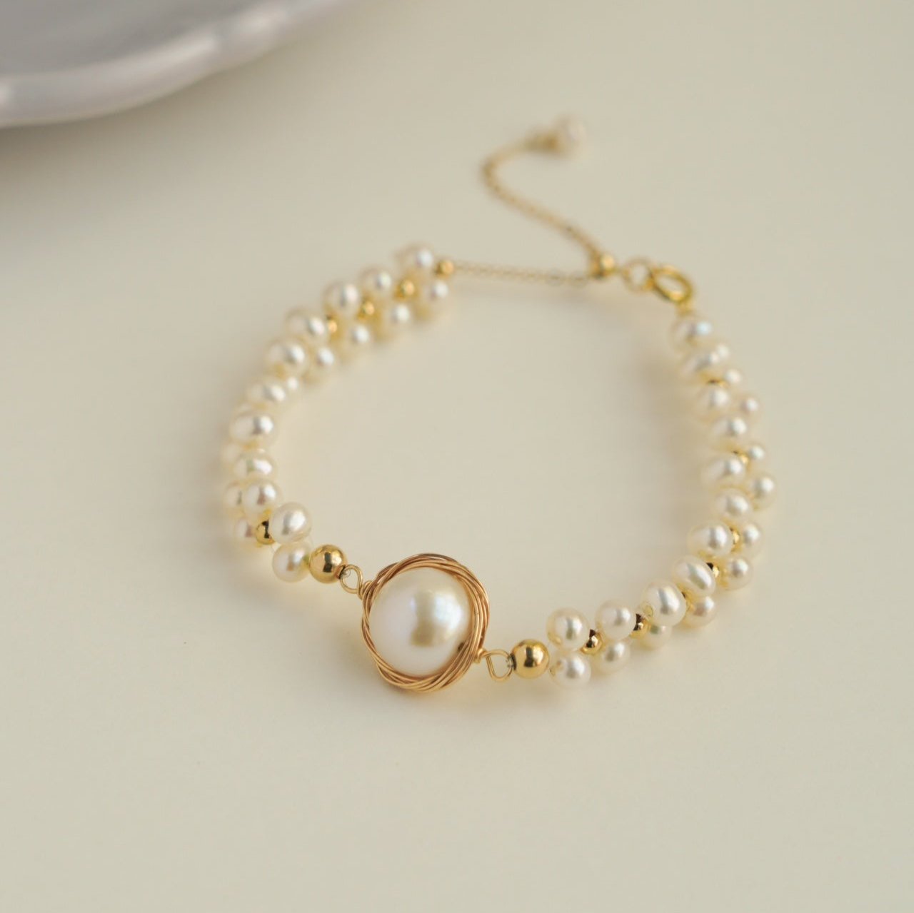 Classic Filigree Series Stargazer Pearl Bracelet - 